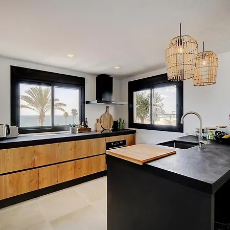 Renovated Townhouse San Roque 85 بيت للعطل