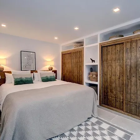 Renovated Townhouse San Roque 85 إِستيبونا