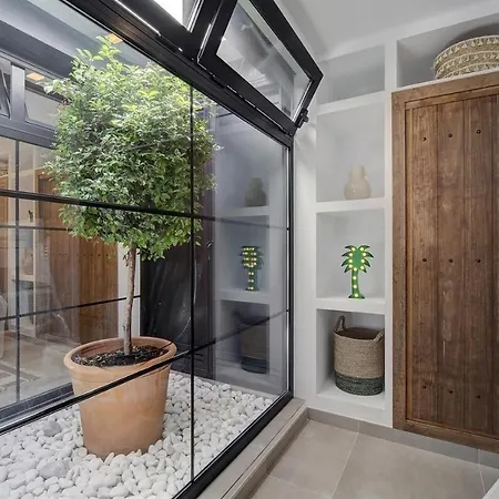 Дом отдыха Renovated Townhouse San Roque 85